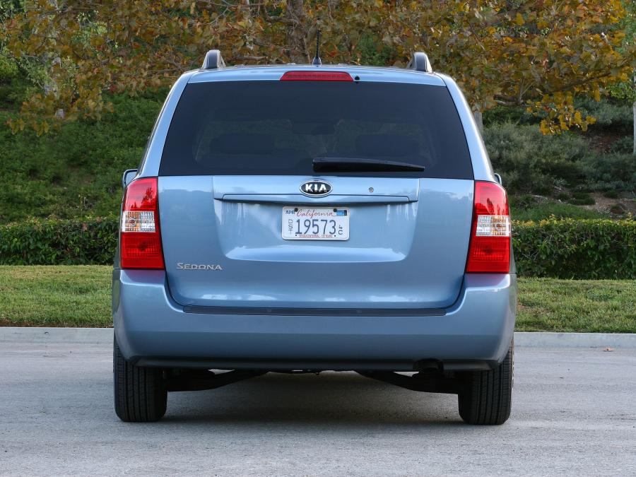  Kia Sedona SWB 2007 года  (фото 11 из 11)